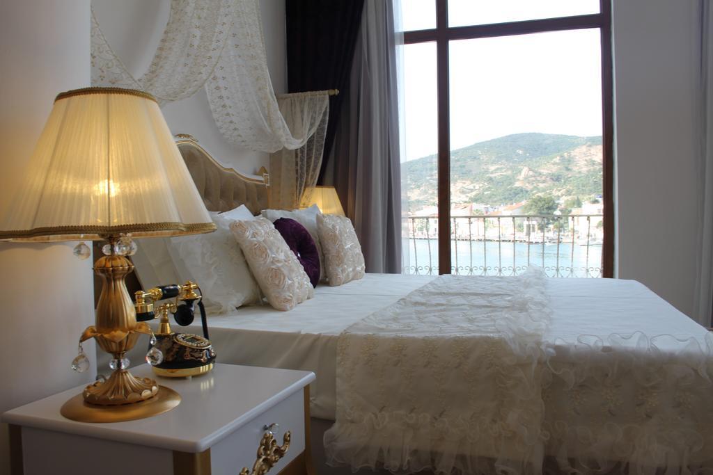 Huri & Nuri Hotel (Adults Only) Foca Exterior photo